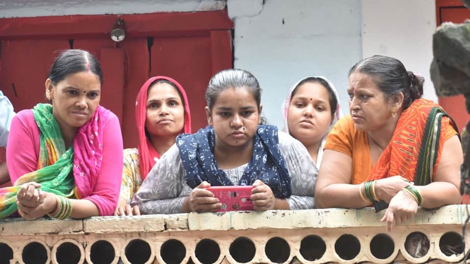 Triple murder in Prayagraj Landlady unaware of tenants names and addresses Why police informed after 3 hours