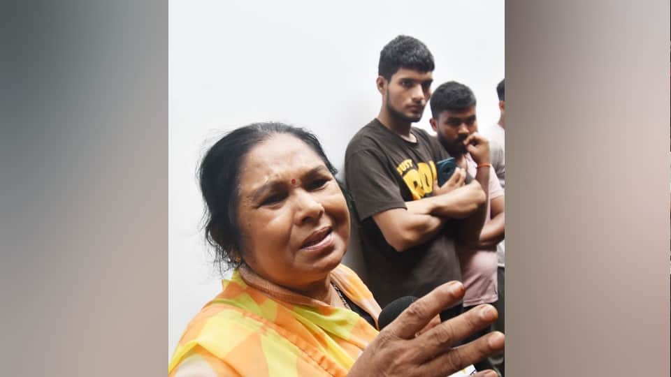 Triple murder in Prayagraj Landlady unaware of tenants names and addresses Why police informed after 3 hours