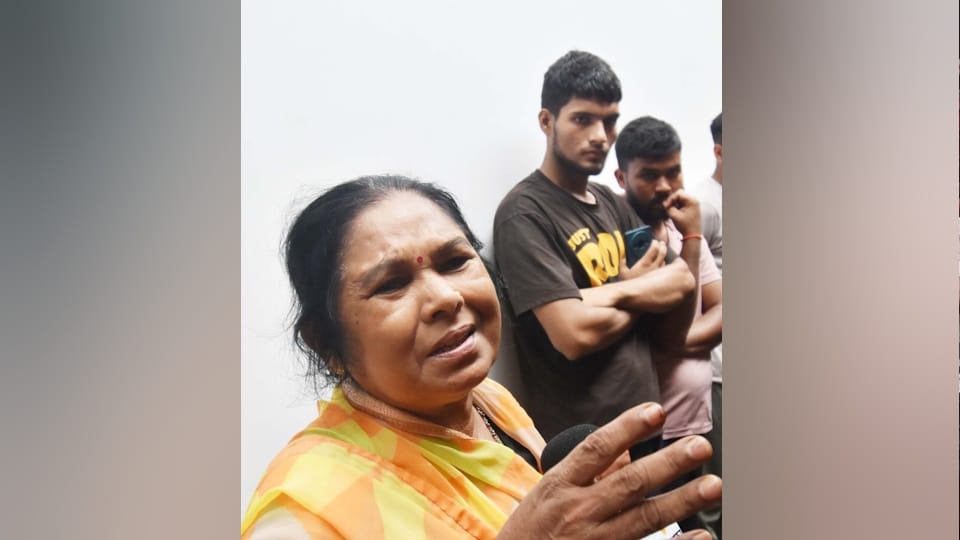 Triple murder in Prayagraj Landlady unaware of tenants names and addresses Why police informed after 3 hours
