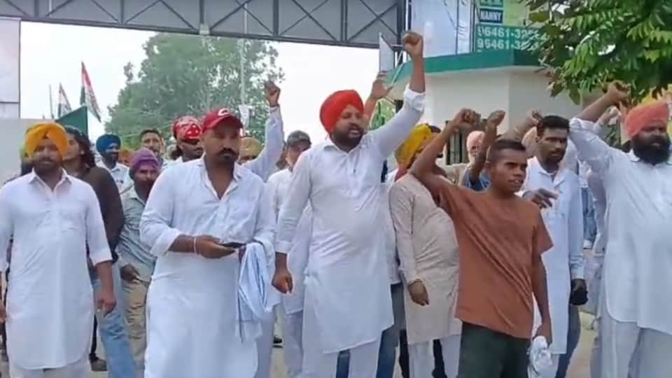 Uproar at Punjab Congress meeting in moga supporters of former CM Channi ejected