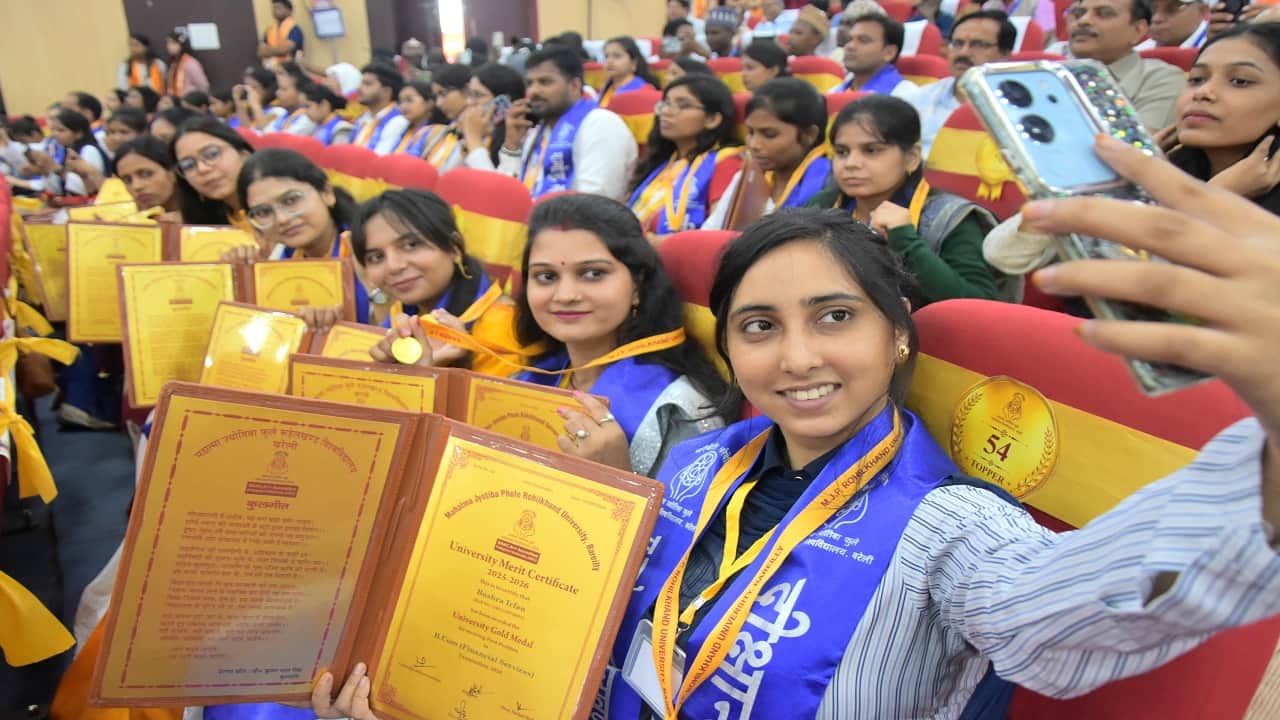 84 meritorious students received medals at the Rohilkhand University convocation ceremony