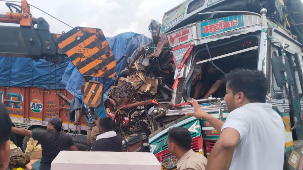 two people killed as horrific collision between two trucks on the Bada Bypass in Bareilly