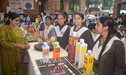 Kanpur: Student extracts DNA from a banana at 'Innovision'