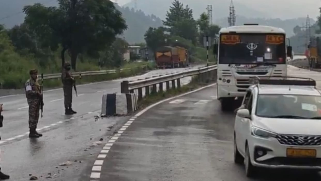 convoy of 28th batch of Amarnath Yatra moved forward from Chanderkote amidst tight security arrangements