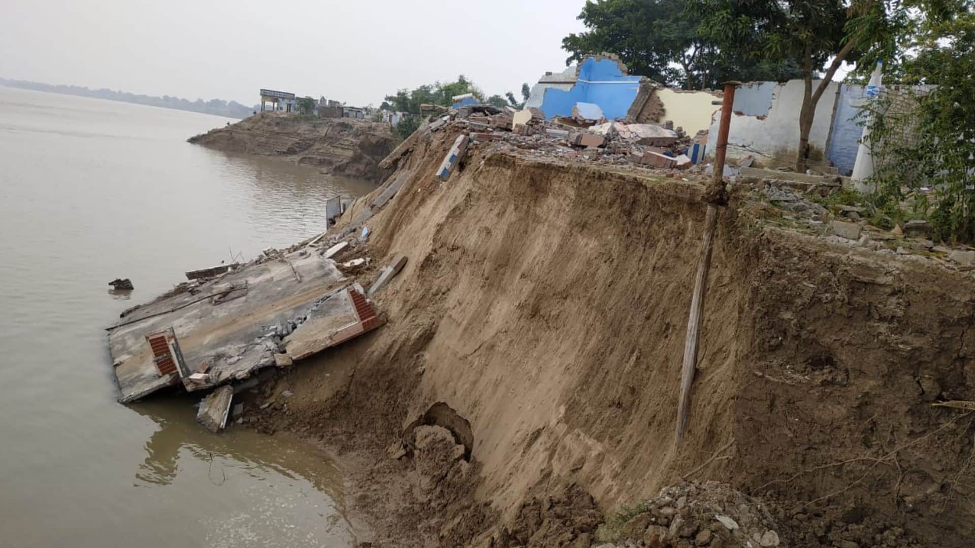Ballia Floods Over 50 years river altered geography of 71 villages and they became history