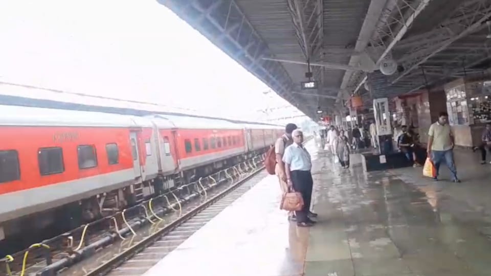 (प्रतीकात्मक फोटो)