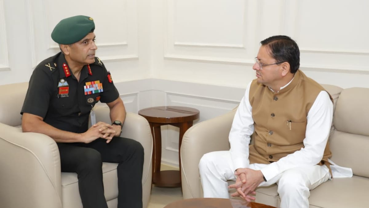 Dehradun: प्रदेश में NCC के विस्तार में सहयोग करेगी सरकार, महानिदेशक वीरेंद्र वत्स की सीएम धामी से मुलाकात