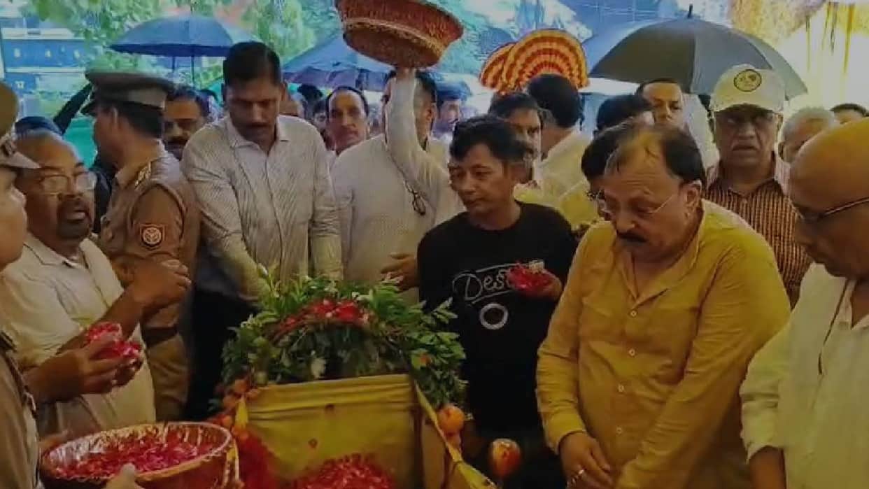 UP: DGP Rajiv Krishna's father Harikishan Mittal passes away; CM Yogi expresses grief.