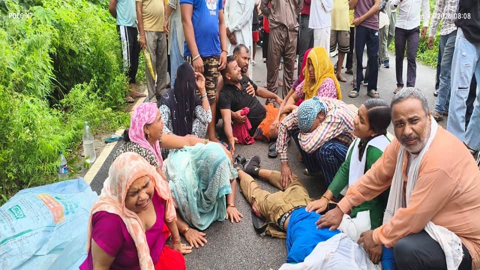 A student died in a road accident in bazpur road