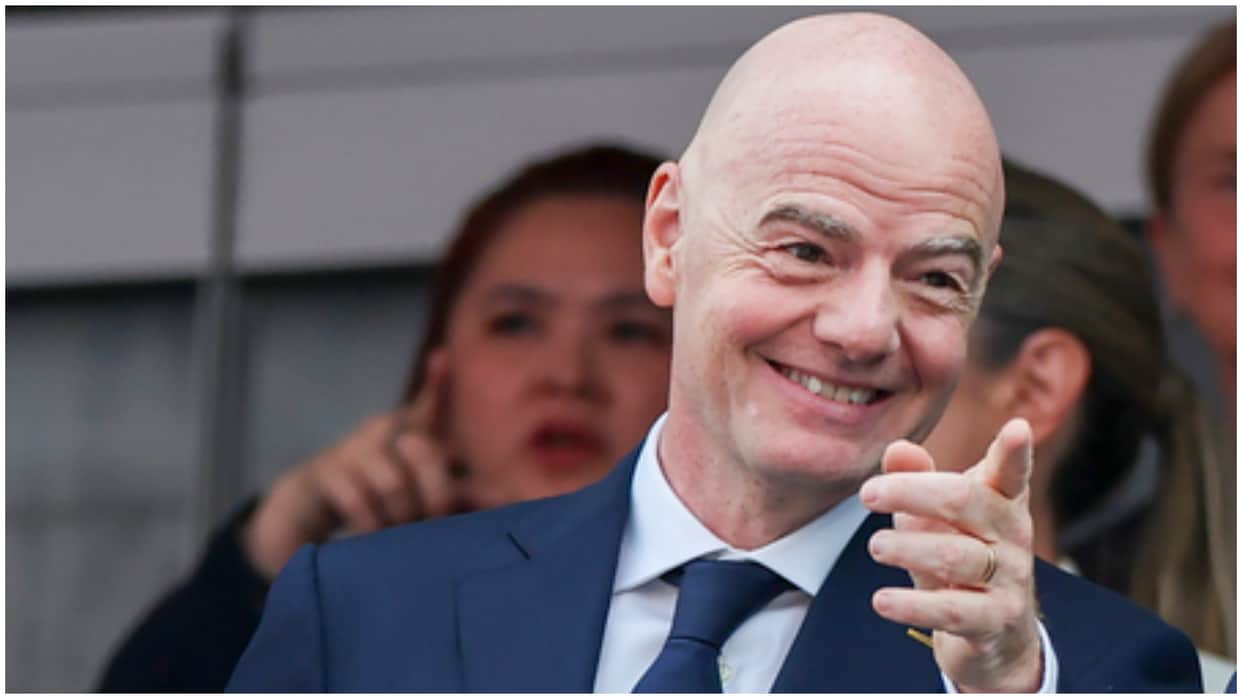 Why did Gianni Infantino apologize? He secured the support of senior officials to remain FIFA chief
