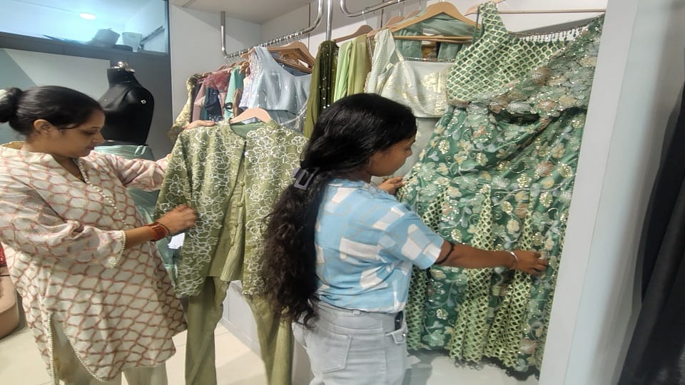 Hariyali Teej 2026: Straight-Cut Kurtas and Farsi Salwars Dominate Festive Fashion
