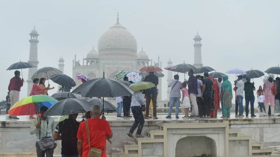 Rain enhances beauty of Taj Mahal