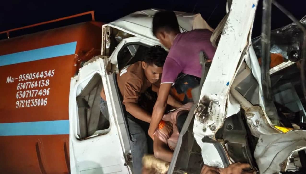 Hamirpur accident God save my husband and child Highway stained red with blood shortage of ambulances