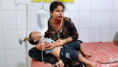 Hamirpur accident God save my husband and child Highway stained red with blood shortage of ambulances