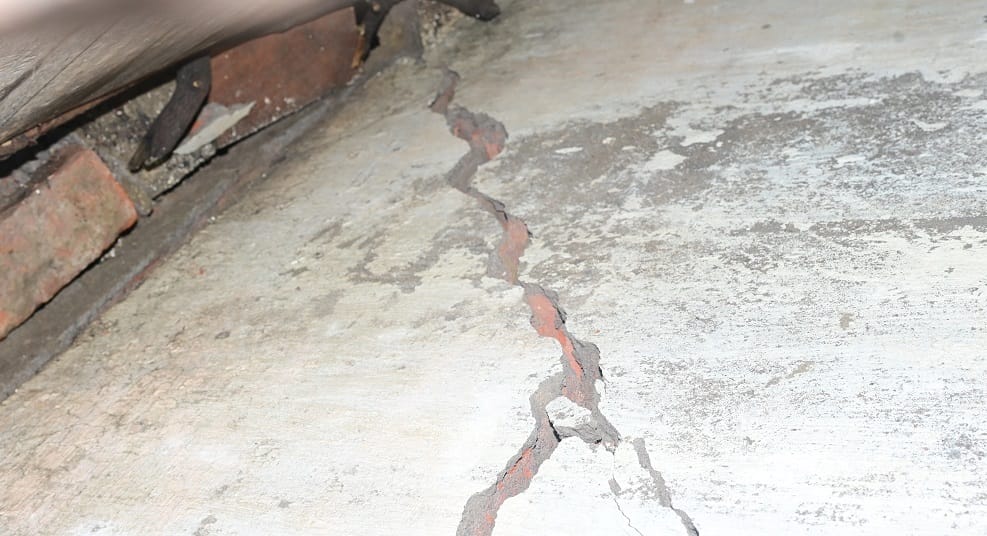Kanpur Sound like the ocean heard parking area suddenly caves in building tilts by three inches