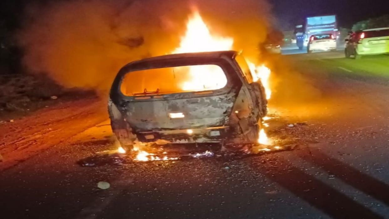 Lucknow News: कार में लगी आग, एक युवक जिंदा जला; पुलिस जांच में जुटी Man burnt alive in car fire in Lucknow