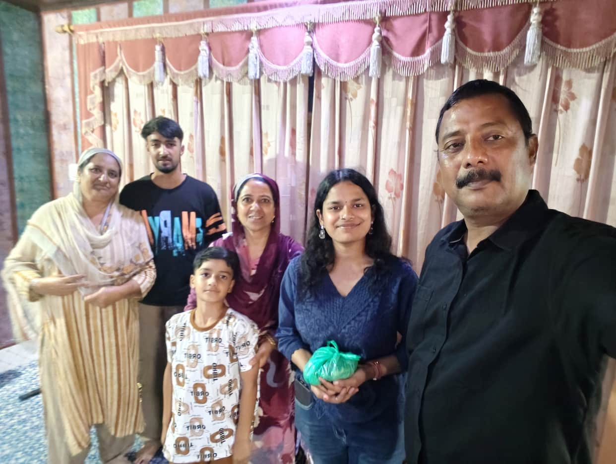 jammu and kashmir travelogue experience with local kashmiri people love and harmony
