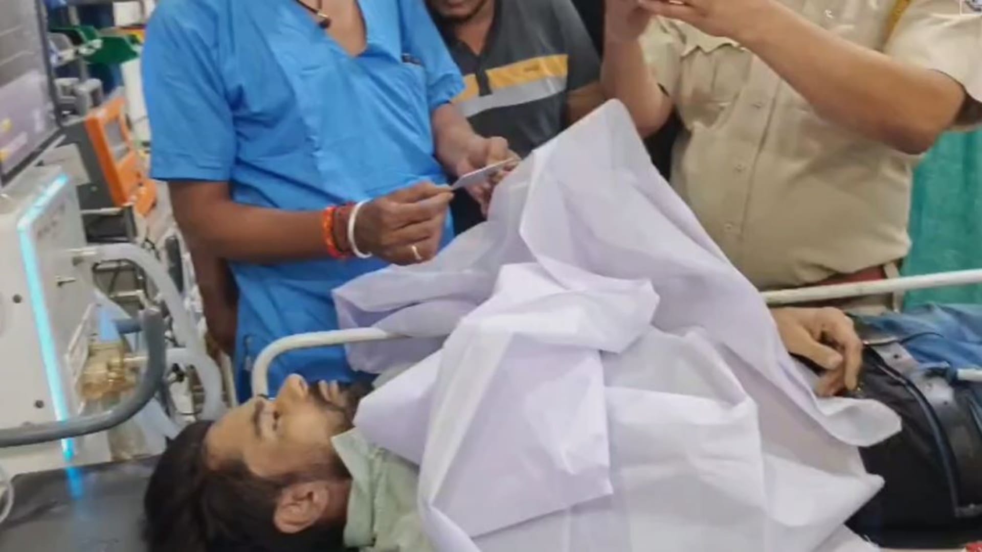 अस्पताल में भर्ती तस्कर, जिसकी बाद में मौत हो गई