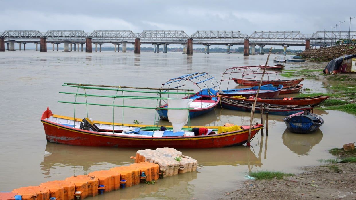 Prayagraj News: Construction of six-lane bridge halted due to rising Ganga water level; project scheduled for