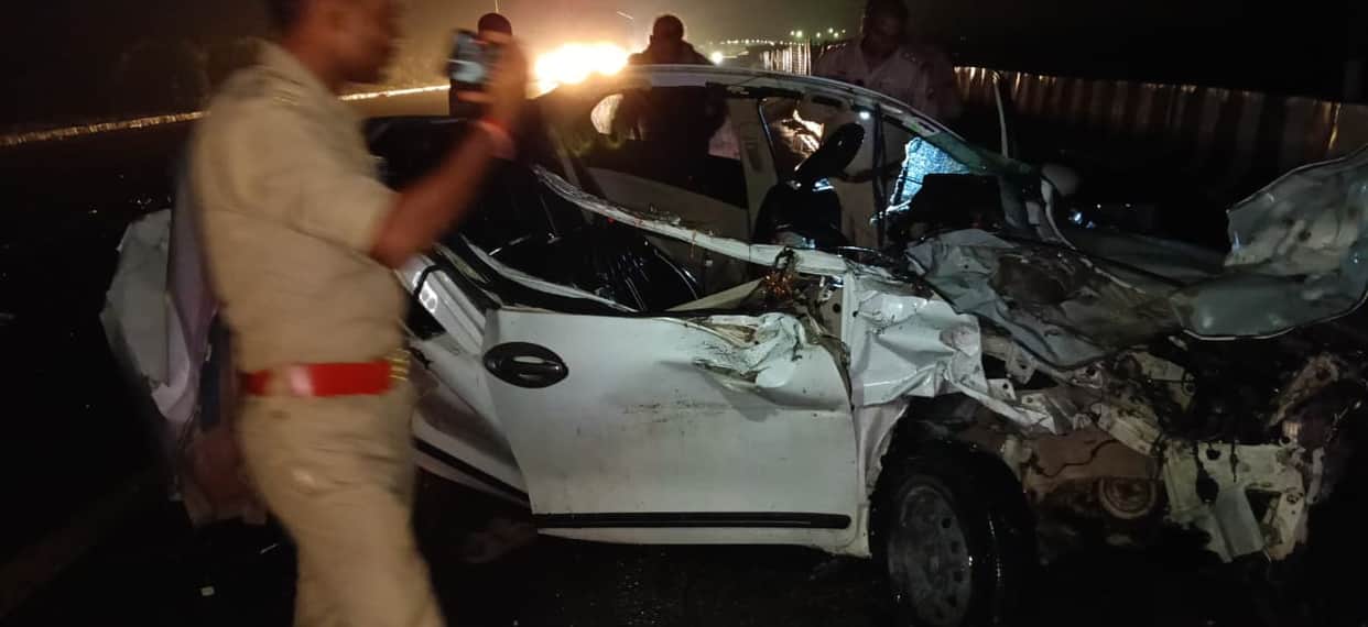 Car Rams Truck on Agra-Lucknow Expressway, One Killed, Three Injured