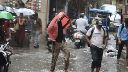 Rain lashed several areas of NCR including Delhi morning