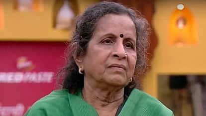Lives Alone At 80 Her Son Say You are not real mother read Usha Nadkarni Untold Story
