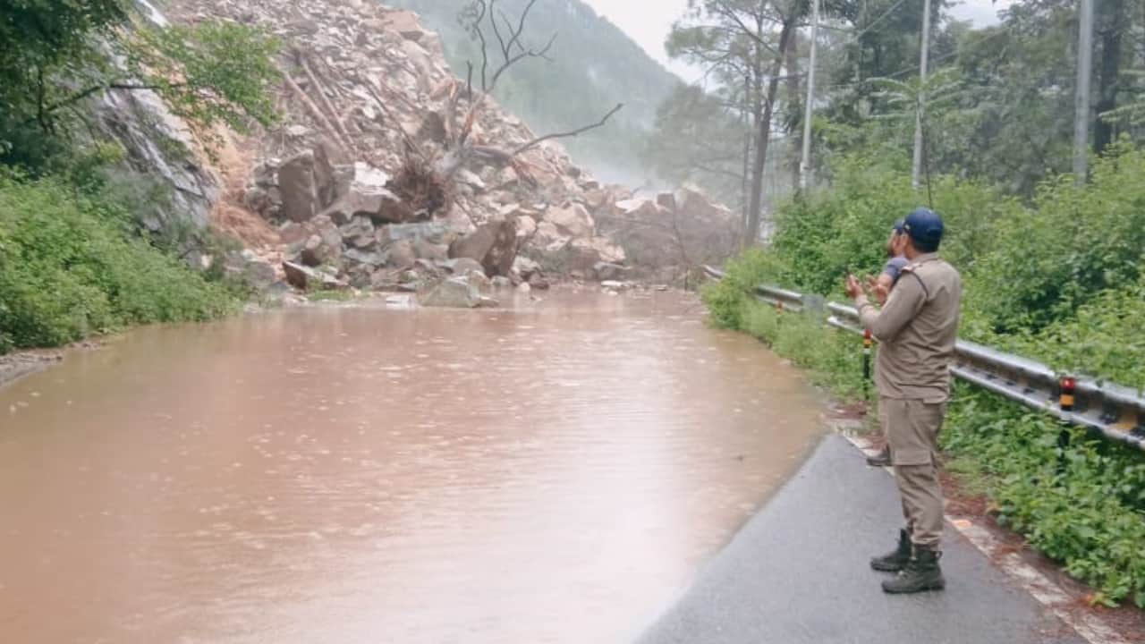 Heavy Rain Disrupts Uttarakhand Highways Blocked by Landslides Traffic and Supplies Hit Chamoli Uttarkashi