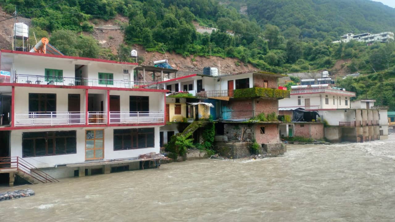 Heavy Rain Disrupts Uttarakhand Highways Blocked by Landslides Traffic and Supplies Hit Chamoli Uttarkashi