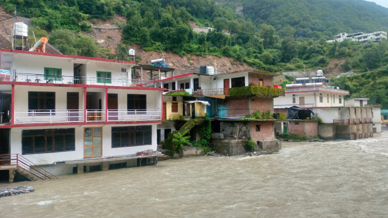 Heavy Rain Disrupts Uttarakhand Highways Blocked by Landslides Traffic and Supplies Hit Chamoli Uttarkashi