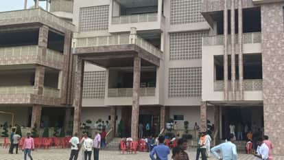 Uma Shankar Singh BSP Leader Death News Crowd gathers at Khanwar residence to pay last respects in ballia
