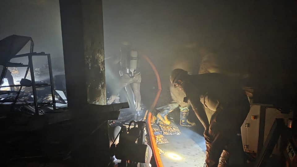 Saharanpur: Fire broke out in Amazon's packaging warehouse on Court Road, two fire engines extinguished