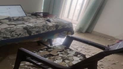 आम्रपाली टेरेस होम्स सोसाइटी में गिरा प्लास्टर