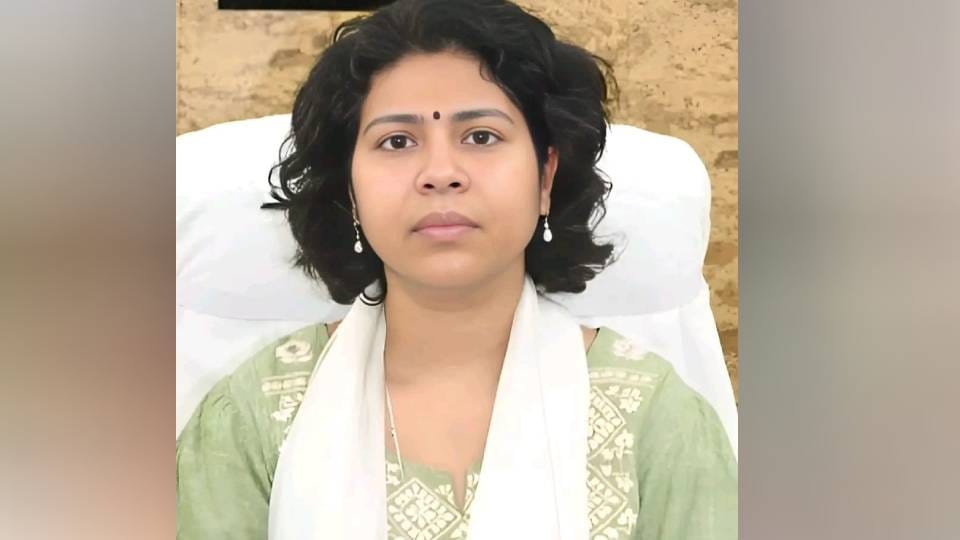 मंडलायुक्त दुर्गा शक्ति नागपाल