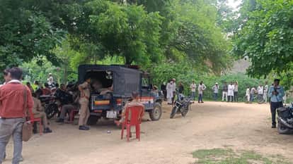 Prayagraj: Crowd gathers at Atiq Ahmed's Chakiya residence to attend Aban's funeral; heavy police force deploy