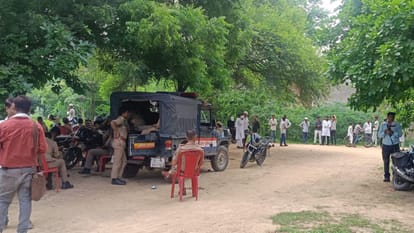 Prayagraj: Crowd gathers at Atiq Ahmed's Chakiya residence to attend Aban's funeral; heavy police force deploy