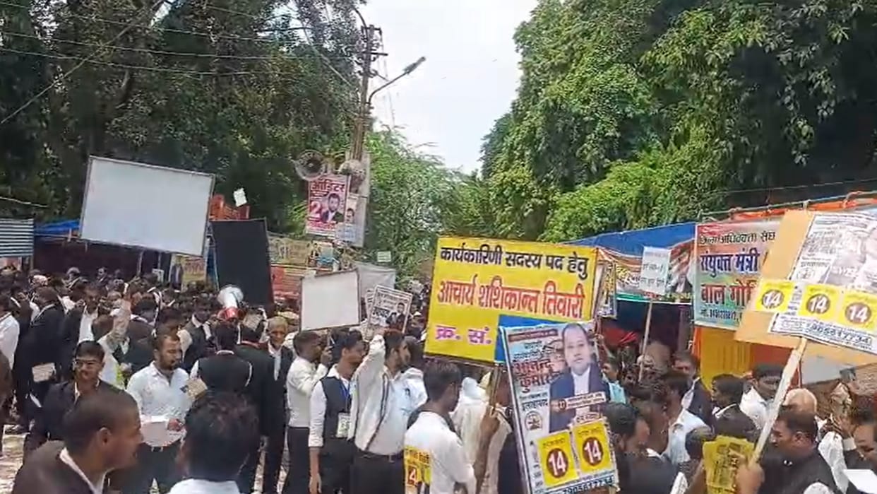 Prayagraj: District Advocates' Association Election – Fate of 130 candidates sealed in ballot boxes.