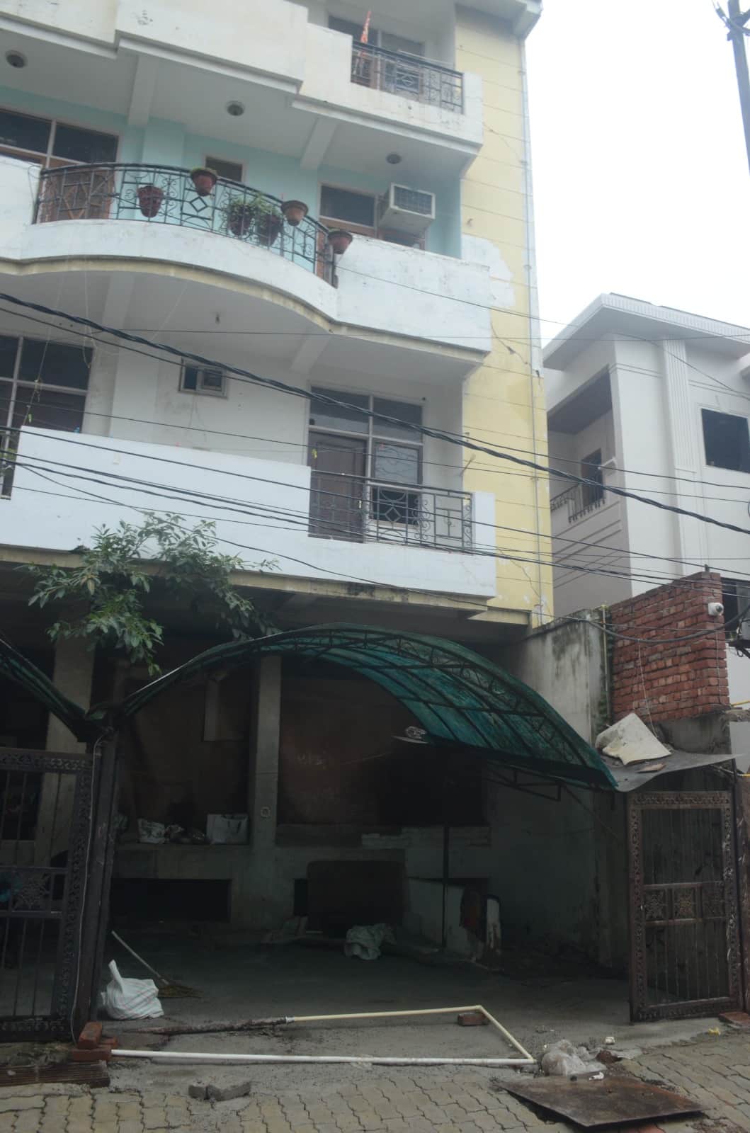 Ground Subsidence Continues in Kakadev, Harmony Boundary Sinks; Cracks Appear in More Houses