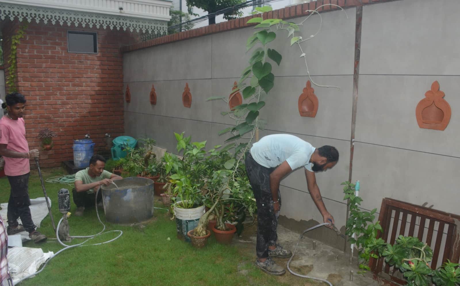 Ground Subsidence Continues in Kakadev, Harmony Boundary Sinks; Cracks Appear in More Houses
