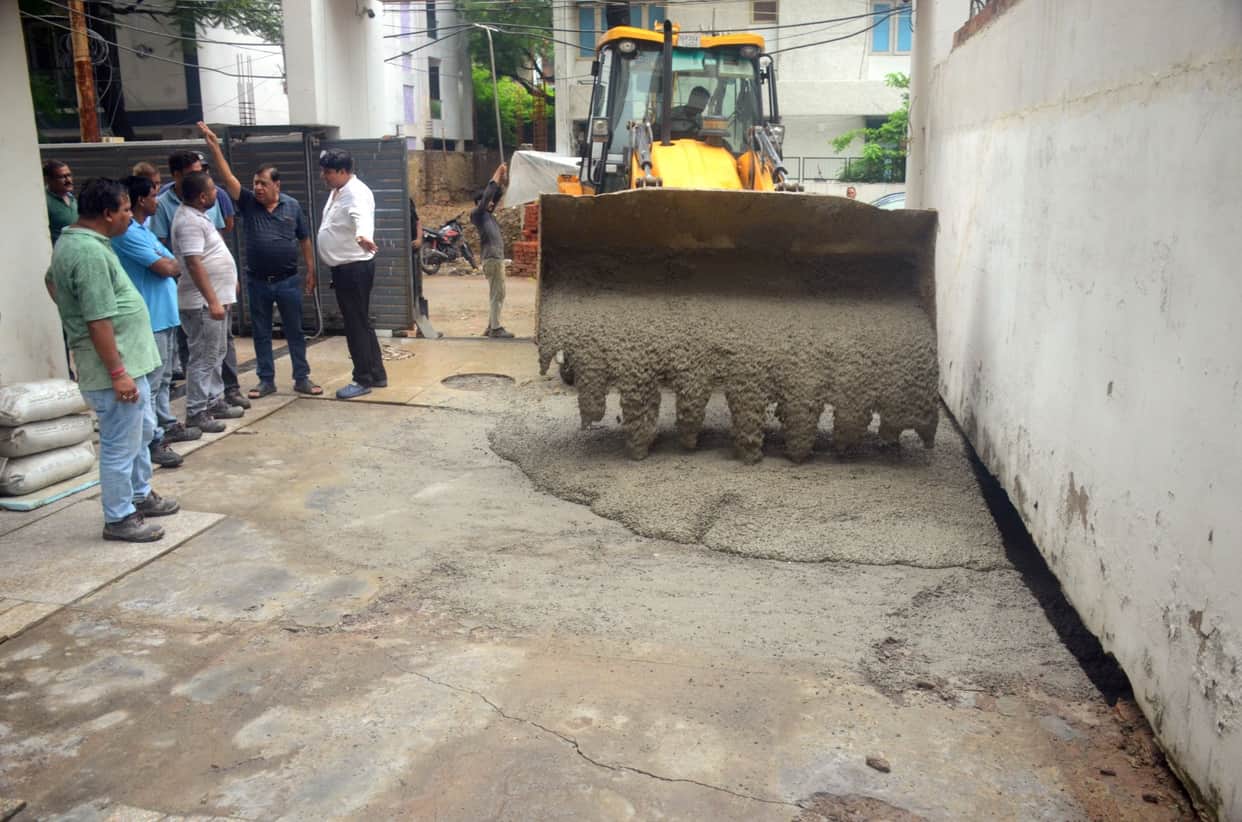 Ground Subsidence Continues in Kakadev, Harmony Boundary Sinks; Cracks Appear in More Houses