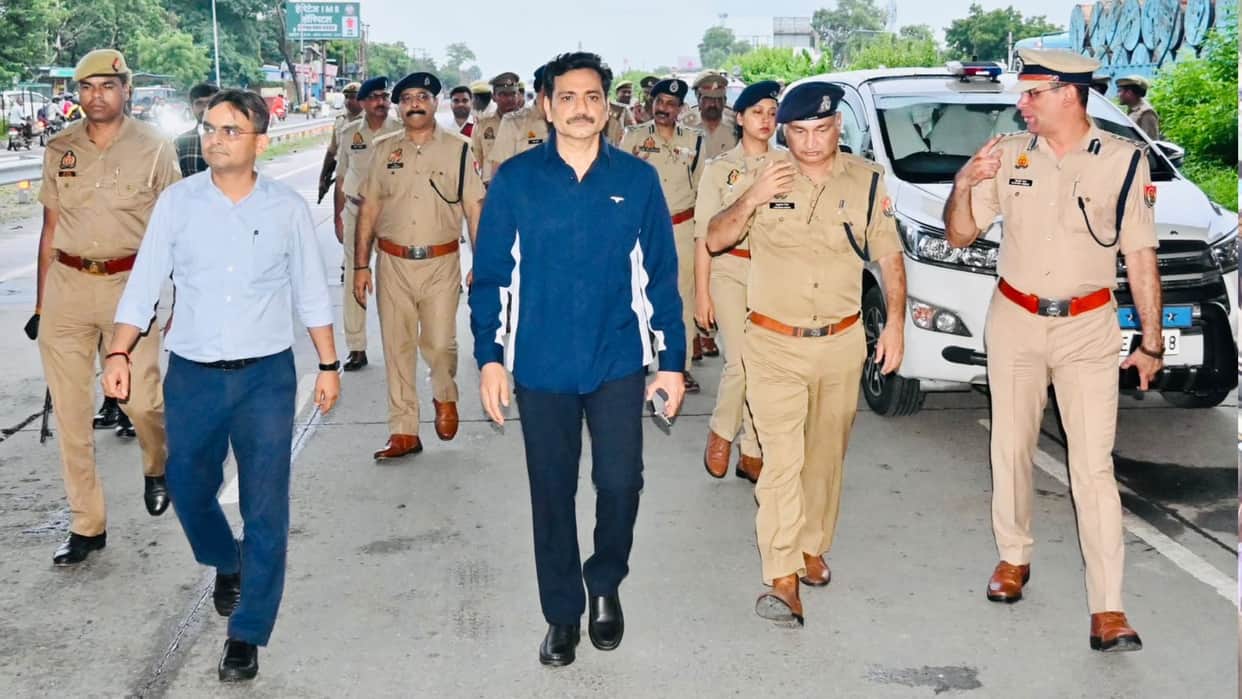 Sawan 2026 varanasi Police Commissioner and DM inspect the Kanwar route review security and arrangements