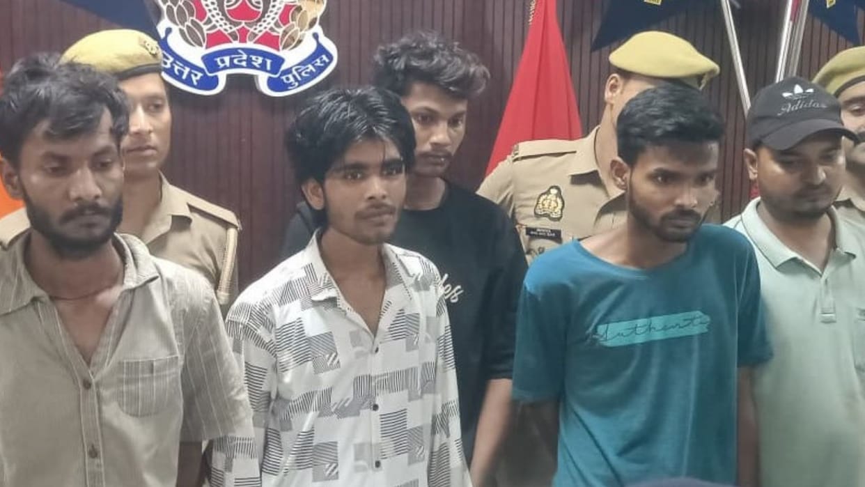 Bhadohi News Mobile phones hacked sending APK files five cyber fraudsters arrested fraud over 50 lakh