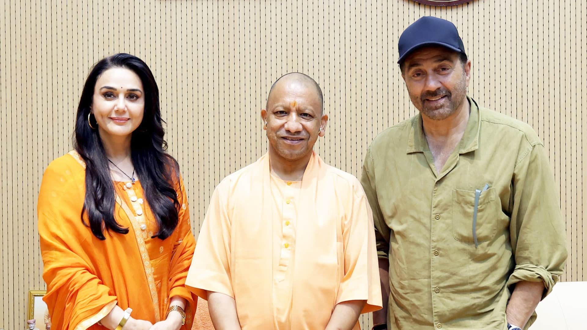 प्रीति जिंटा, सीएम योगी, सनी देओल