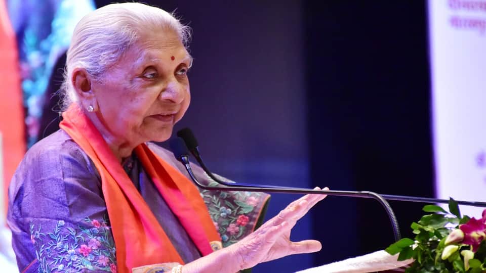 Governor presented medals to meritorious students at the Gorakhpur University convocation