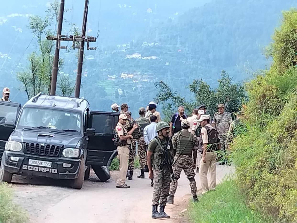 SUV evades security checkpoint on J-K highway in Ramban