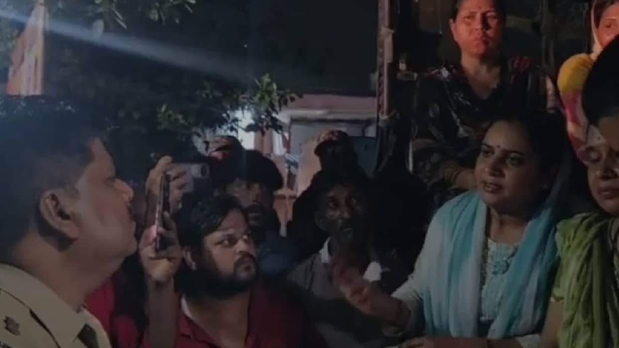 UP: CRPF jawan dies in Manipur, ruckus over keeping dead body in Lucknow; Wife said- died due to torture by of