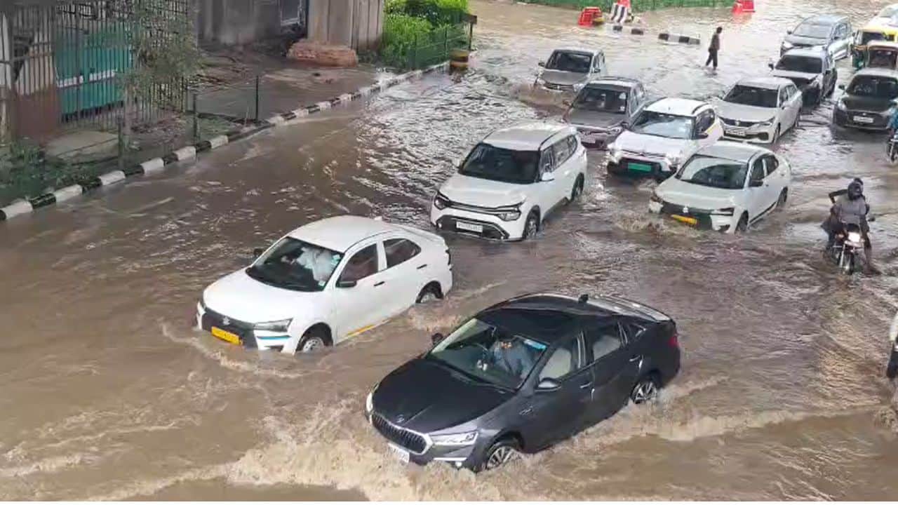 See in pictures persistent rain in Delhi-NCR to waterlogging in several areas causing difficulties