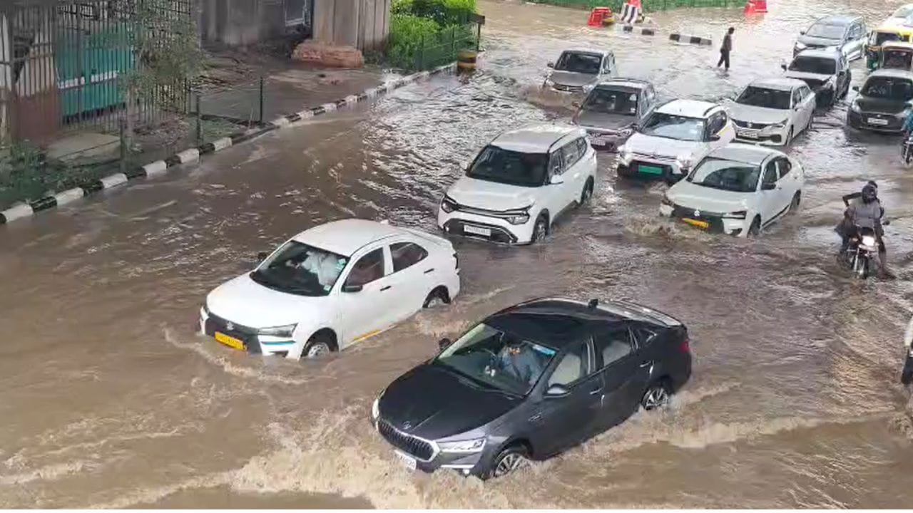 See in pictures persistent rain in Delhi-NCR to waterlogging in several areas causing difficulties