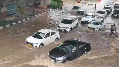 दिल्ली एनसीआर में बारिश से जलभराव