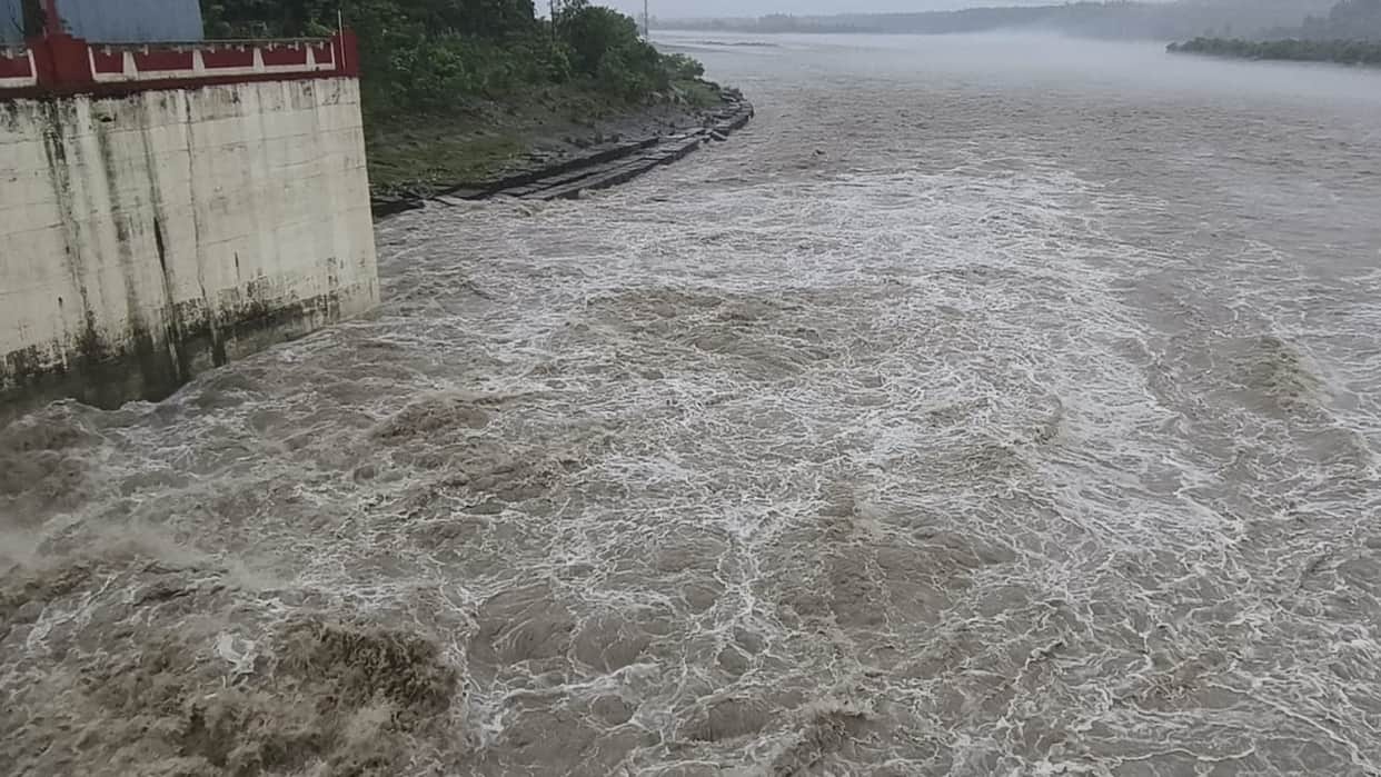 Silt levels in Tons and Yamuna rivers risen 49,000 cusecs of water released from Dakpathar Barrage Vikasnagar