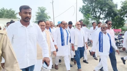 MLA Uma shankar Singh cremated at Byasi Ganga Ghat huge crowd of supporters gathers in ballia